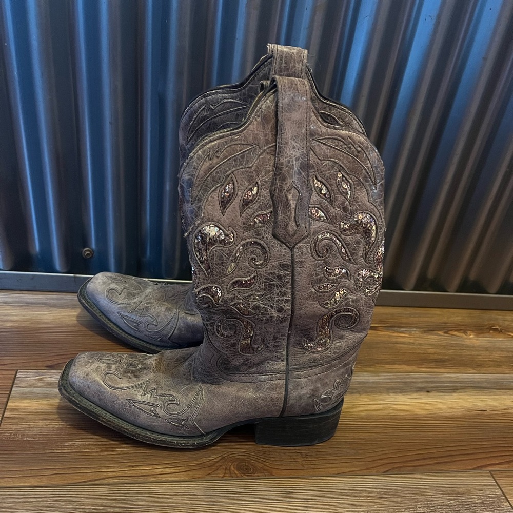 Corral boots with sequins